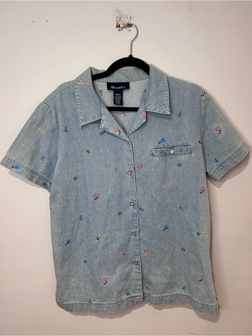 Vintage Denim&Co Light Blue Short-Sleeve Embroidered Button-Down Shirt Size M